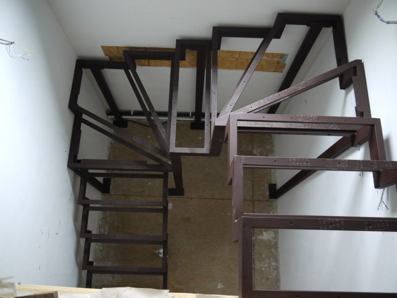 Лестницы металлические для дома